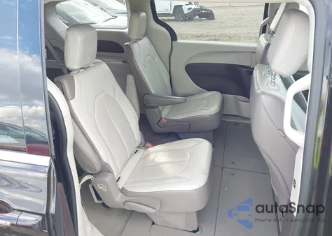 2017 Chrysler Pacifica Touring-L z USA, uszkodzony, nr VIN 2C4RC1BG8HR525825